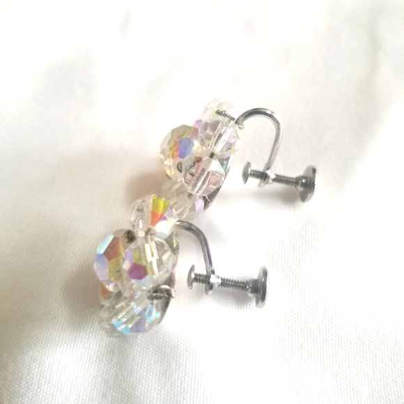 Aurora Borealis Beaded Screw Back Earrings - Vintage - Picture 4 of 5